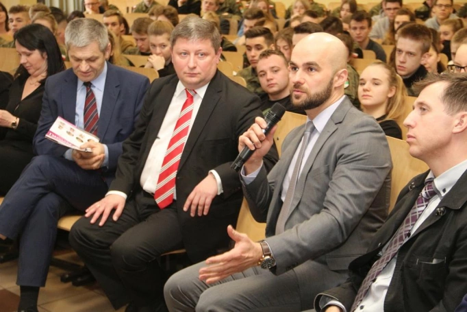 Zdjęcie nr 24 z galerii 14. Festiwal Nauki: jak zostać "specjalsem" i pilotem myśliwca, kto zamieszkuje w naszym ciele i jak dążyć do szczęścia?