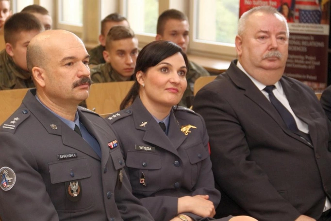 Zdjęcie nr 32 z galerii 14. Festiwal Nauki: jak zostać "specjalsem" i pilotem myśliwca, kto zamieszkuje w naszym ciele i jak dążyć do szczęścia?