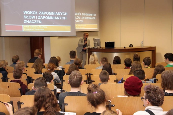 Zdjęcie nr 7 z galerii 14. Festiwal Nauki: zapomniane słowa, sprzęty tajnych agentów i ciężarówka przyszłości