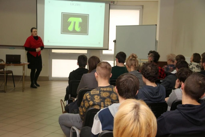 Zdjęcie nr 13 z galerii 14. Festiwal Nauki: zapomniane słowa, sprzęty tajnych agentów i ciężarówka przyszłości