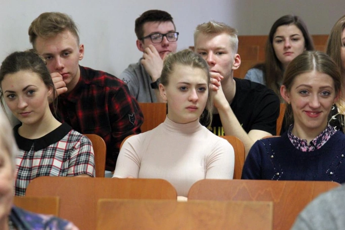 Zdjęcie nr 23 z galerii 14. Festiwal Nauki: zapomniane słowa, sprzęty tajnych agentów i ciężarówka przyszłości