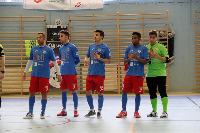 Zdjęcie nr 19 z galerii Młodzi kolejarze z Sosnowca Mistrzami Polski w futsalu