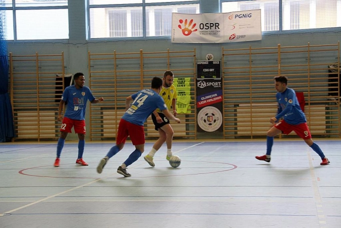 Zdjęcie nr 22 z galerii Młodzi kolejarze z Sosnowca Mistrzami Polski w futsalu