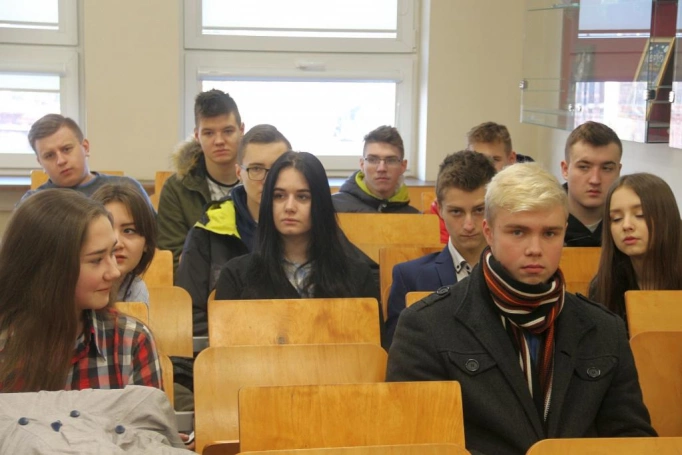 Zdjęcie nr 3 z galerii Tłumy na Targach Pracy i Praktyk Studenckich w WSB