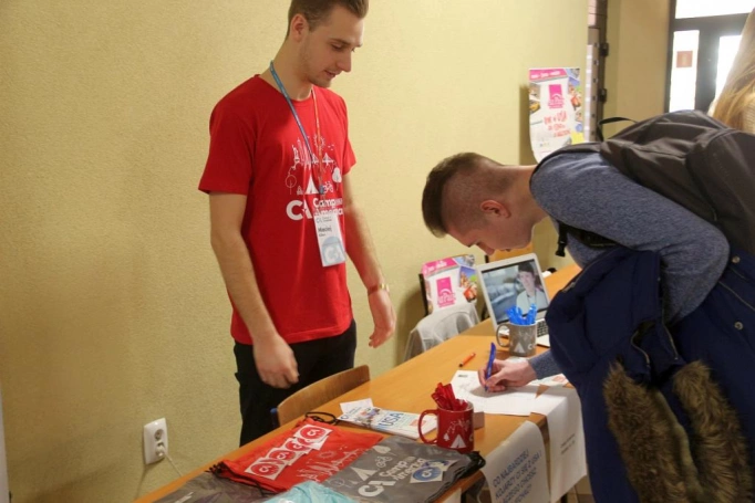 Zdjęcie nr 5 z galerii Tłumy na Targach Pracy i Praktyk Studenckich w WSB