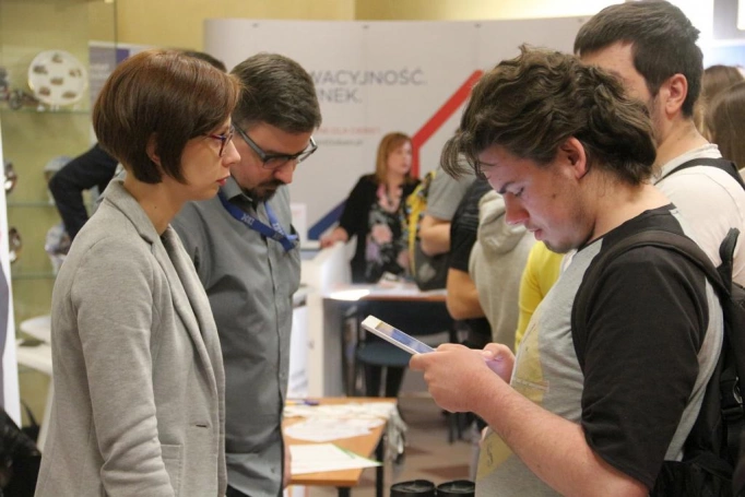 Zdjęcie nr 6 z galerii Tłumy na Targach Pracy i Praktyk Studenckich w WSB