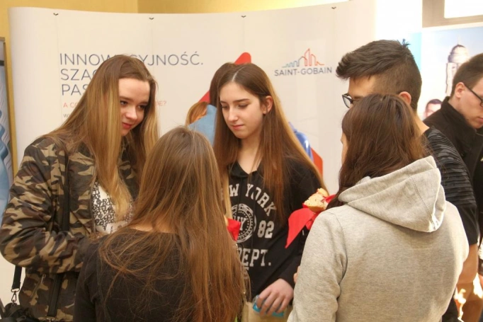 Zdjęcie nr 7 z galerii Tłumy na Targach Pracy i Praktyk Studenckich w WSB