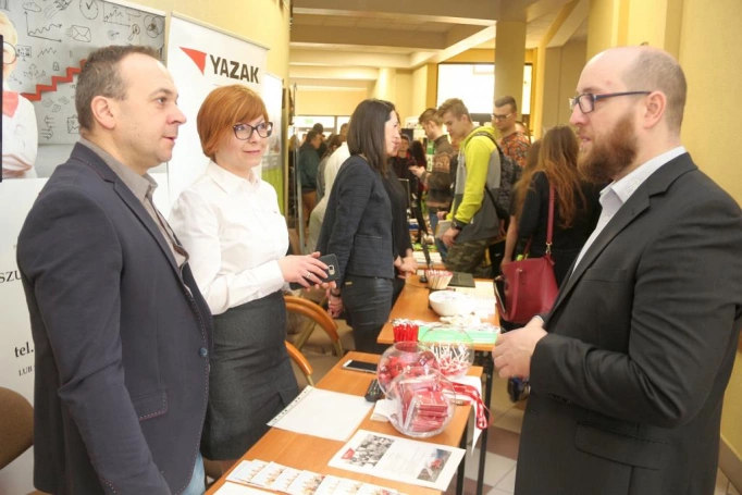 Zdjęcie nr 13 z galerii Tłumy na Targach Pracy i Praktyk Studenckich w WSB