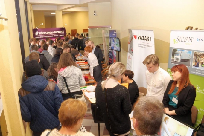 Zdjęcie nr 22 z galerii Tłumy na Targach Pracy i Praktyk Studenckich w WSB