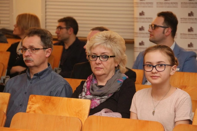 Zdjęcie nr 15 z galerii Absolwenci oświatowych studiów podyplomowych odebrali dyplomy i wyróżnienia