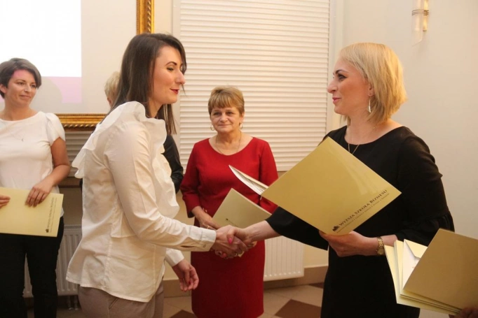 Zdjęcie nr 36 z galerii Absolwenci oświatowych studiów podyplomowych odebrali dyplomy i wyróżnienia