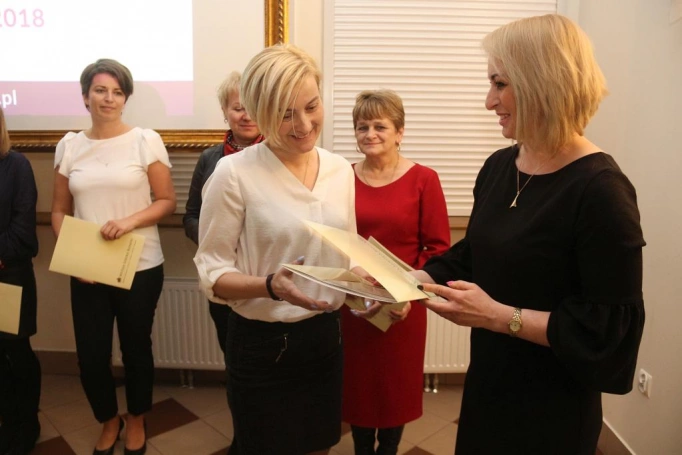 Zdjęcie nr 38 z galerii Absolwenci oświatowych studiów podyplomowych odebrali dyplomy i wyróżnienia