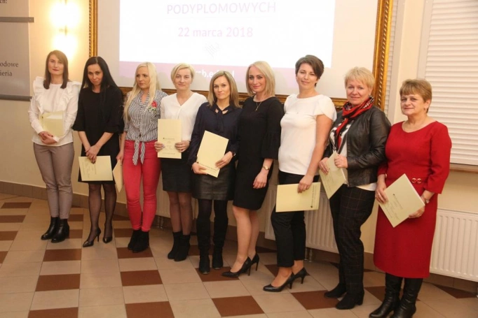 Zdjęcie nr 39 z galerii Absolwenci oświatowych studiów podyplomowych odebrali dyplomy i wyróżnienia