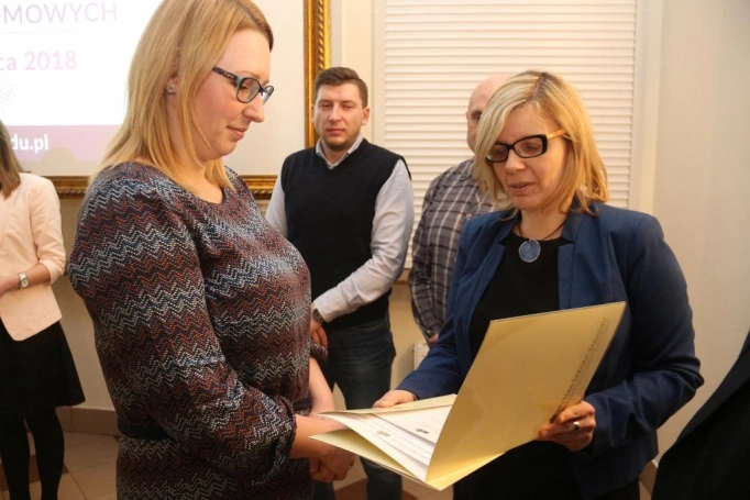 Zdjęcie nr 44 z galerii Absolwenci oświatowych studiów podyplomowych odebrali dyplomy i wyróżnienia
