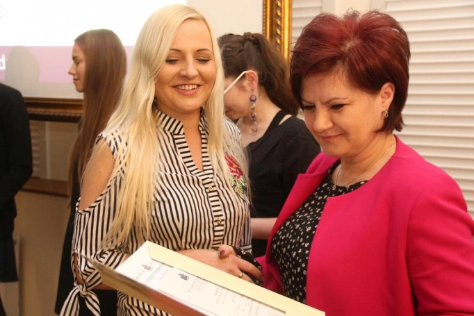 Zdjęcie nr 54 z galerii Absolwenci oświatowych studiów podyplomowych odebrali dyplomy i wyróżnienia