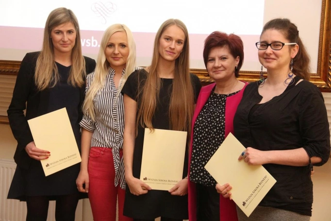 Zdjęcie nr 55 z galerii Absolwenci oświatowych studiów podyplomowych odebrali dyplomy i wyróżnienia