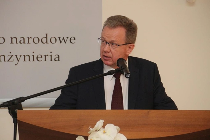 Zdjęcie nr 57 z galerii Absolwenci oświatowych studiów podyplomowych odebrali dyplomy i wyróżnienia