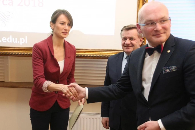 Zdjęcie nr 16 z galerii Gala Akademicka dla absolwentów biznesowych studiów podyplomowych