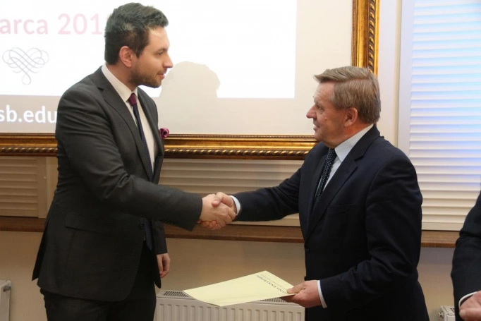 Zdjęcie nr 17 z galerii Gala Akademicka dla absolwentów biznesowych studiów podyplomowych