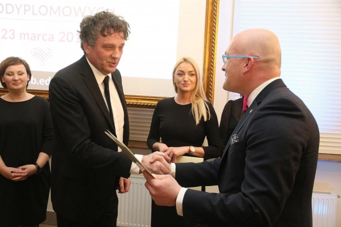 Zdjęcie nr 51 z galerii Gala Akademicka dla absolwentów biznesowych studiów podyplomowych