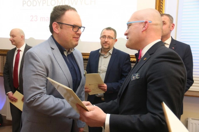 Zdjęcie nr 55 z galerii Gala Akademicka dla absolwentów biznesowych studiów podyplomowych