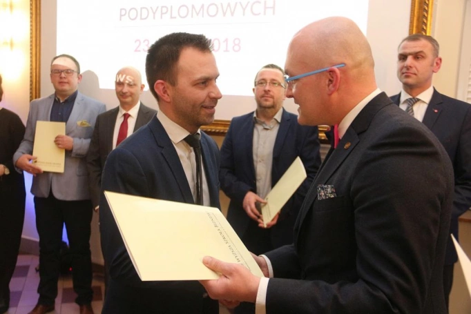 Zdjęcie nr 56 z galerii Gala Akademicka dla absolwentów biznesowych studiów podyplomowych