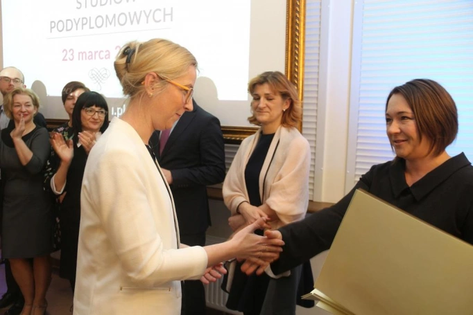 Zdjęcie nr 61 z galerii Gala Akademicka dla absolwentów biznesowych studiów podyplomowych