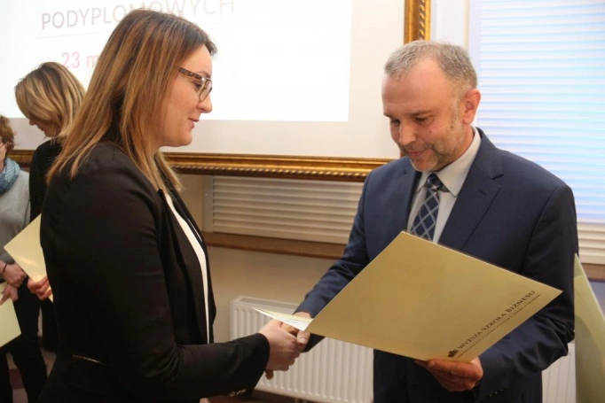 Zdjęcie nr 72 z galerii Gala Akademicka dla absolwentów biznesowych studiów podyplomowych