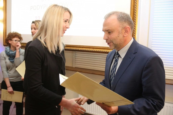 Zdjęcie nr 73 z galerii Gala Akademicka dla absolwentów biznesowych studiów podyplomowych