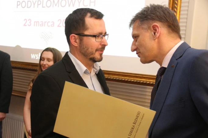 Zdjęcie nr 76 z galerii Gala Akademicka dla absolwentów biznesowych studiów podyplomowych
