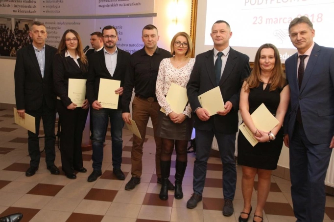 Zdjęcie nr 77 z galerii Gala Akademicka dla absolwentów biznesowych studiów podyplomowych