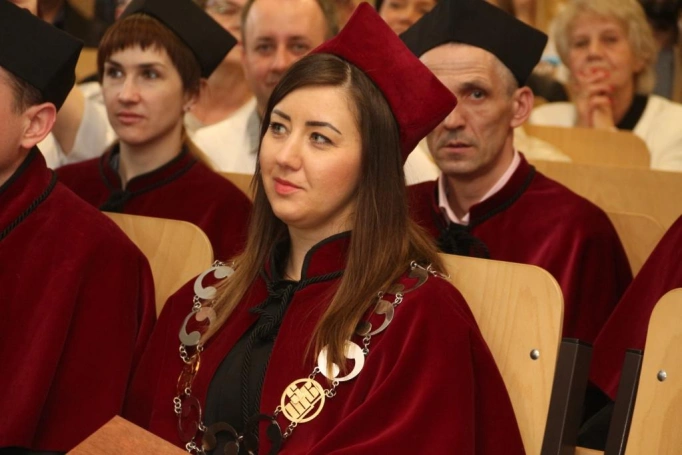 Zdjęcie nr 21 z galerii Absolwenci studiów w WSB odebrali dyplomy