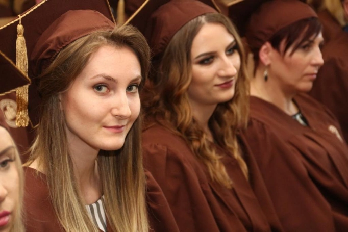 Zdjęcie nr 27 z galerii Absolwenci studiów w WSB odebrali dyplomy