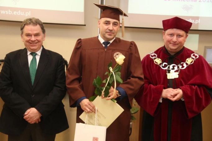 Zdjęcie nr 36 z galerii Absolwenci studiów w WSB odebrali dyplomy