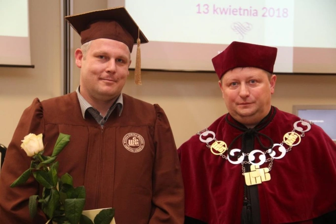 Zdjęcie nr 43 z galerii Absolwenci studiów w WSB odebrali dyplomy