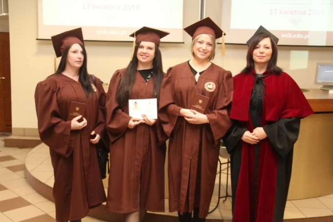 Zdjęcie nr 61 z galerii Absolwenci studiów w WSB odebrali dyplomy
