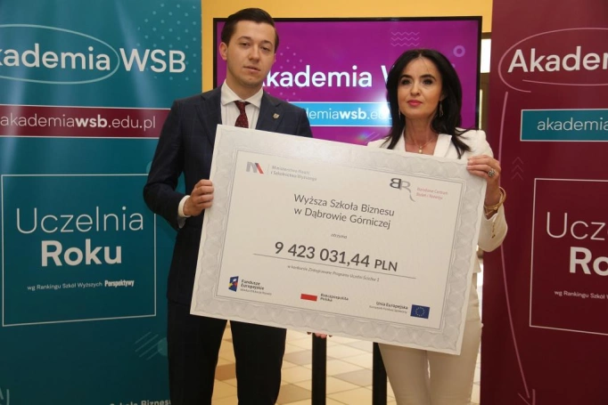Zdjęcie nr 1 z galerii Nowe kierunki studiów, szkolenia i staże dla studentów – Akademia WSB otrzymała 10 mln zł dofinansowania