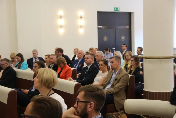 Zdjęcie nr 28 z galerii Doktoranci z całej Polski rozmawiali o paradygmatach współczesnego zarządzania organizacjami