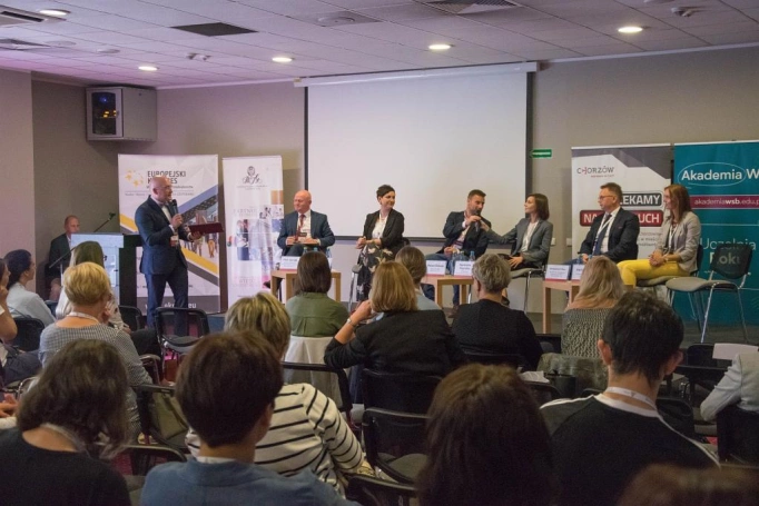Zdjęcie nr 2 z galerii Akademia WSB partnerem konferencji "Do sukcesu! Akademia HR"