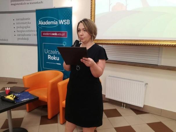 Zdjęcie nr 3 z galerii Finał akcji "WSB czyta dzieciom"