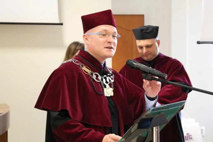 Zdjęcie nr 6 z galerii Słuchacze Uniwersytetu Trzeciego Wieku Akademii WSB zakończyli rok akademicki 