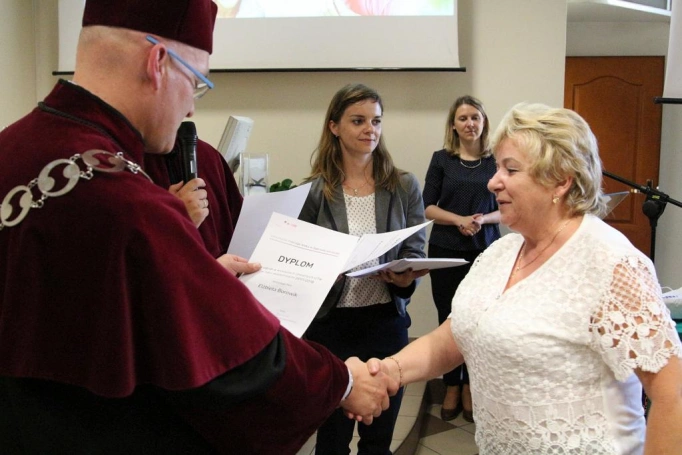 Zdjęcie nr 44 z galerii Słuchacze Uniwersytetu Trzeciego Wieku Akademii WSB zakończyli rok akademicki 