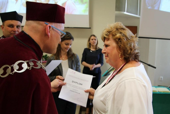 Zdjęcie nr 49 z galerii Słuchacze Uniwersytetu Trzeciego Wieku Akademii WSB zakończyli rok akademicki 