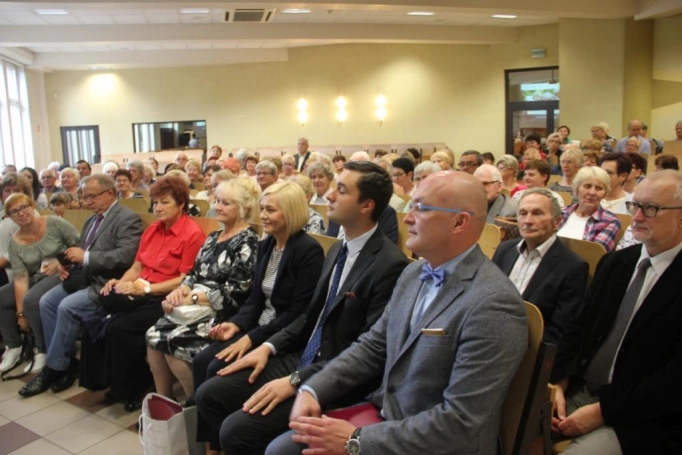 Zdjęcie nr 1 z galerii Zainaugurowaliśmy Letnią Akademię Seniora w Akademii WSB