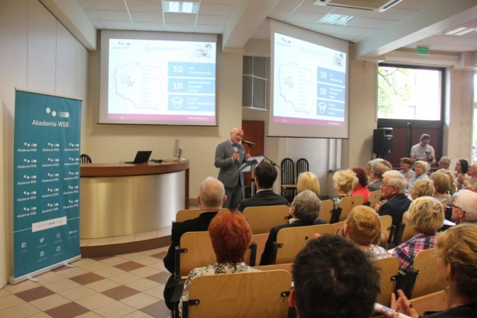 Zdjęcie nr 3 z galerii Zainaugurowaliśmy Letnią Akademię Seniora w Akademii WSB