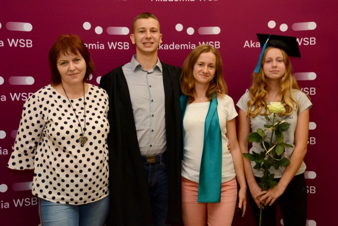 Zdjęcie nr 100 z galerii Absolwenci studiów licencjackich i inżynierskich odebrali dyplomy, przyznano wyróżnienie "Lider Roku"
