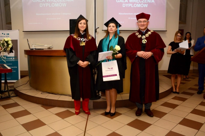 Zdjęcie nr 9 z galerii Absolwenci studiów licencjackich i inżynierskich odebrali dyplomy, przyznano wyróżnienie "Lider Roku"