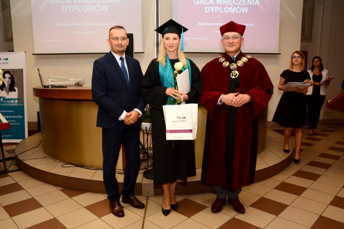 Zdjęcie nr 6 z galerii Absolwenci studiów licencjackich i inżynierskich odebrali dyplomy, przyznano wyróżnienie "Lider Roku"