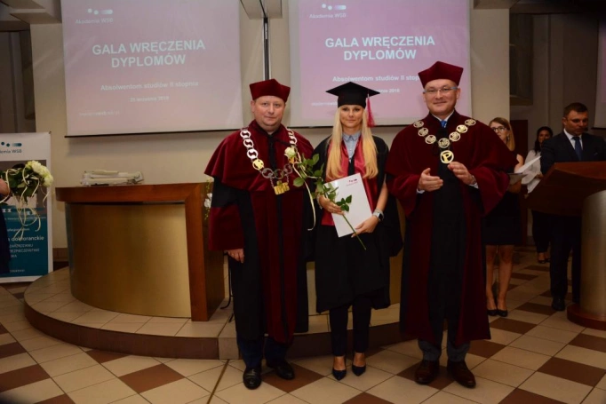Zdjęcie nr 31 z galerii Absolwenci studiów magisterskich odebrali dyplomy