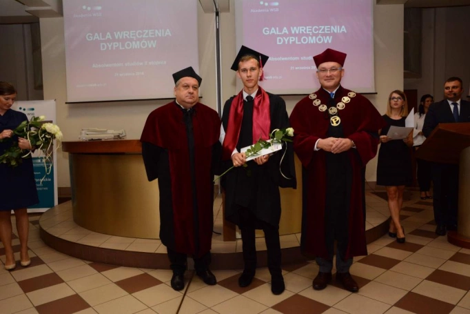 Zdjęcie nr 28 z galerii Absolwenci studiów magisterskich odebrali dyplomy